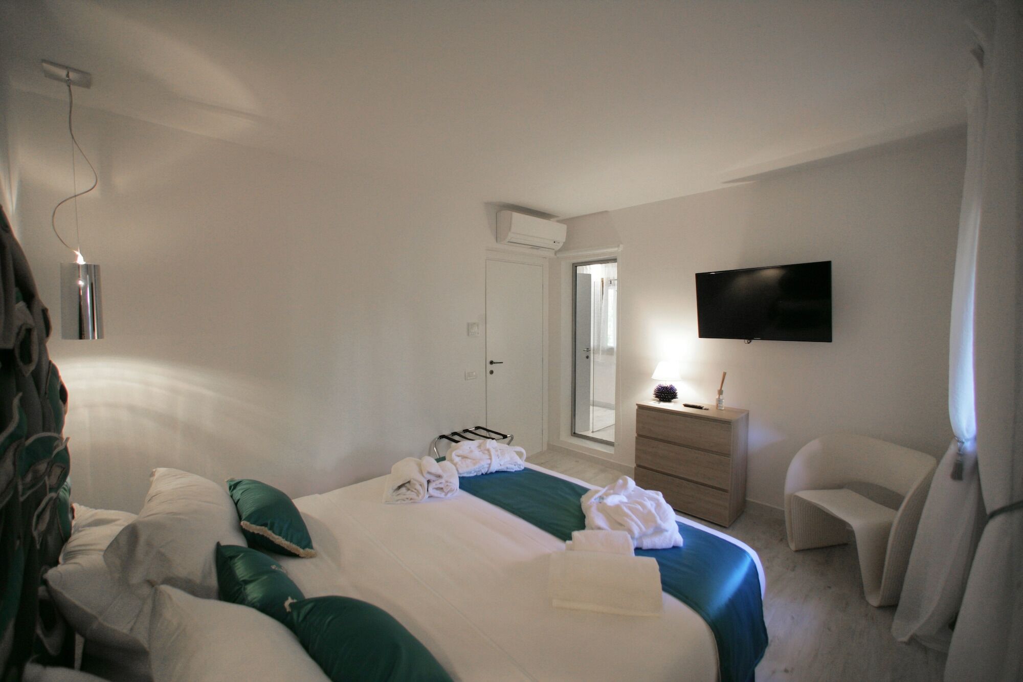 Geco Di Giada Exclusive Art Suites Olbia Esterno foto